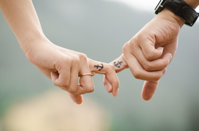 Hand & Finger Tattoo