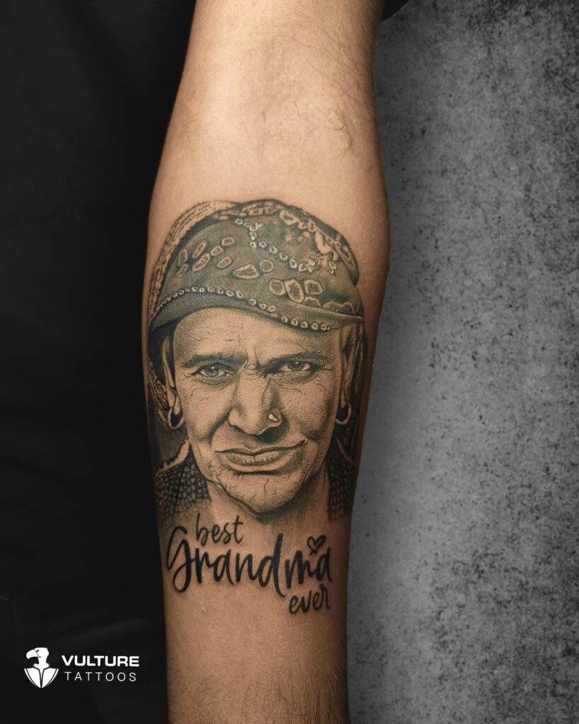 Maa Paa tattoo written in Devanagari script on inner forearm, Gurgaon